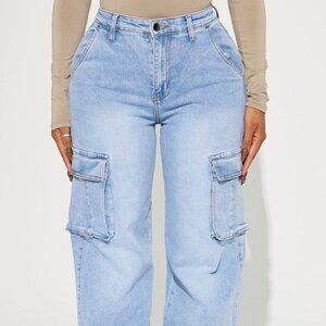 NWT Fashion Nova Not That Serious Stretch Cargo Jeans Light Wash